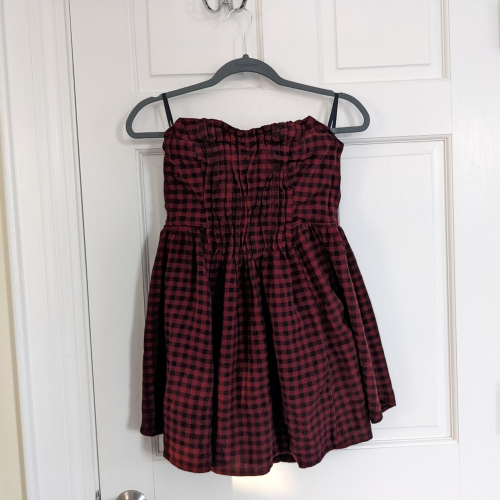 Sweetheart cut Kimchi Blue strapless dress